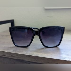 Hilfiger issa sunglasses